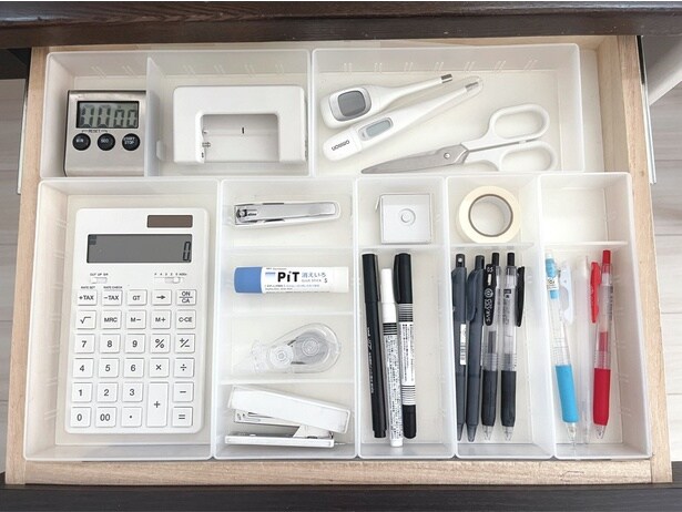 (2)狭い範囲にあるモノ 文房具なども狭い範囲にあるので、進めやすい ▶次はここ!