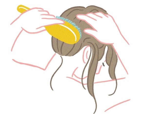 美髪には頭皮のケアが欠かせない!老け髪を予防するブラッシング&シャンプー術