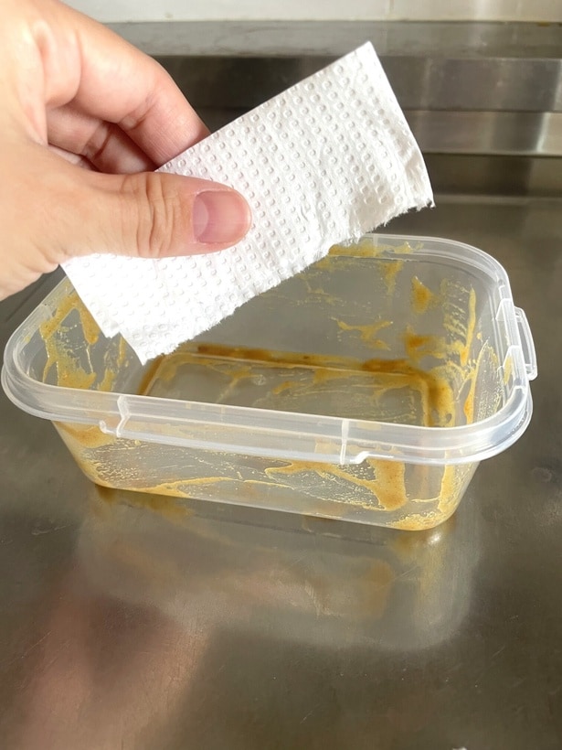 キッチンペーパーを使います(▶次へ)