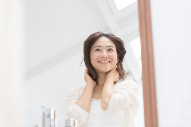 プロが教える「染めない白髪ケア」ぼかして整える新習慣とおすすめホームケアアイテム