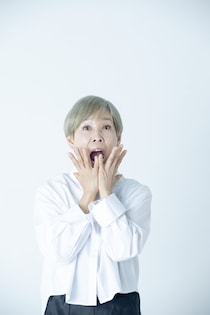 ファンデでシミは消せない！？超人気ヘアメイク職人・化け子直伝「10歳若返る」ベースメイクの極意