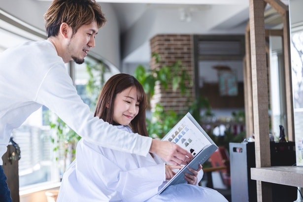 Q. 白髪は毎月、フルカラー(全体染め)で染めてもいい?