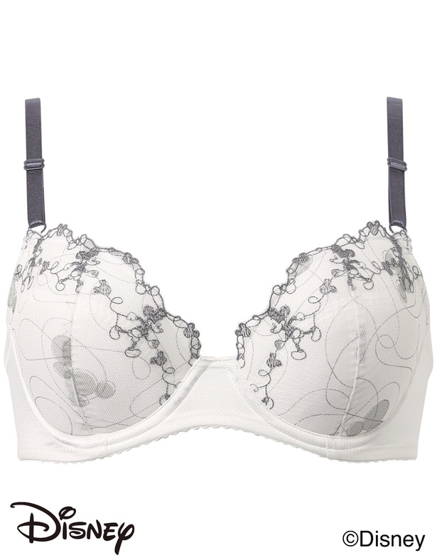 ふんわりフィットしてバストアップする「ナチュラルアップブラ」