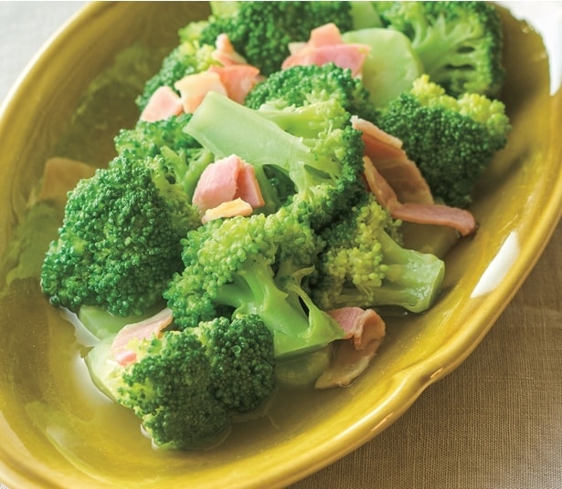 ブロッコリーとベーコンのバター煮