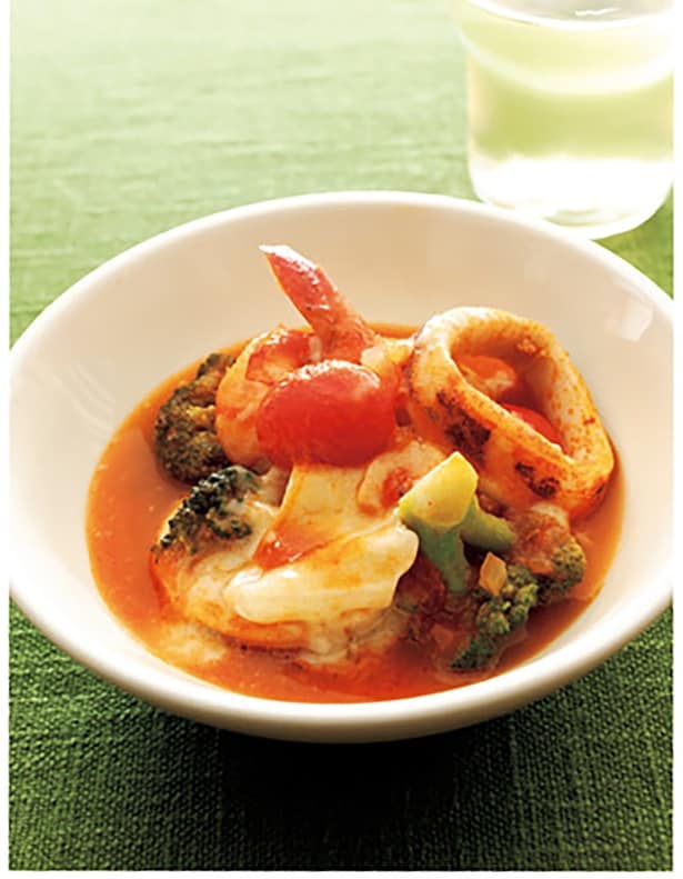 魚介+トマトのうまみにカマンベールチーズのコクをプラス