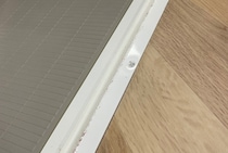 【年末に向けて】お風呂のドア下レールにつくカリカリ汚れを一掃⁉お掃除手順を紹介します