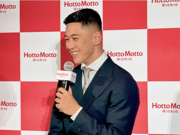 店員さんに3度見されたエピソードを話す小田選手