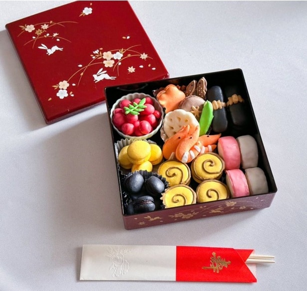 全部、マカロン！！すごい！！▶︎よく見てください…昆布巻きや手作りもいます（⇒次へ）