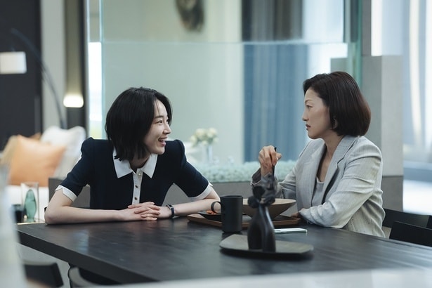 ウォン・ジアン演じるジウ。自由奔放で天真爛漫な雰囲気だが、心に傷を…