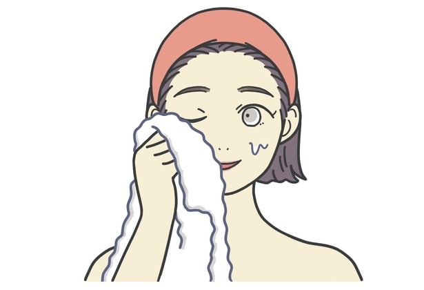 クレンジング5　タオルをやさしくあてて水分を拭き取る