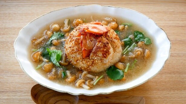 煮込んでいないのでお米の粒感はしっかり感じられますが、あんが水分を与えながら包んでくれるためなめらかでやさしい口当たり