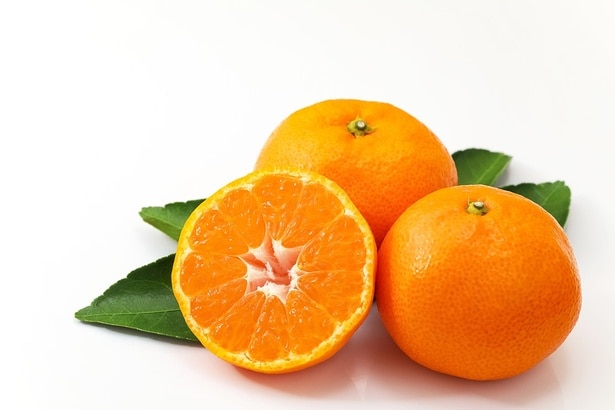 すぐできる!ミカンの皮をむかずに房の数を知る方法