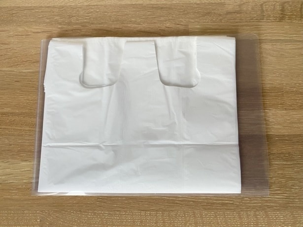 Mサイズ程度（約10リットル、2Lのペットボトルが2本程度入る）のゴミ袋｜ちょうど小さいゴミ箱にぴったりのサイズ（▶︎次は15リットルサイズ）