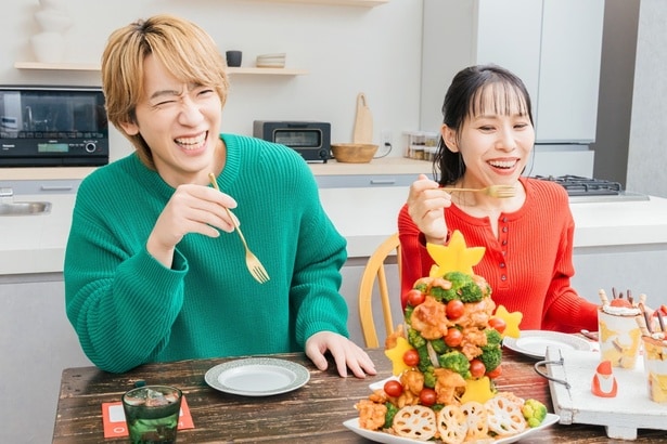 実は唐揚げもつまみ食いしていた小山さん（笑）