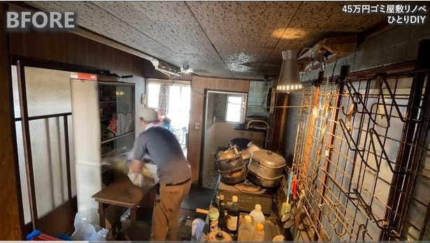 汚すぎる衝撃のキッチン▶大掛かりなDIYリフォームに…（⇒次へ）