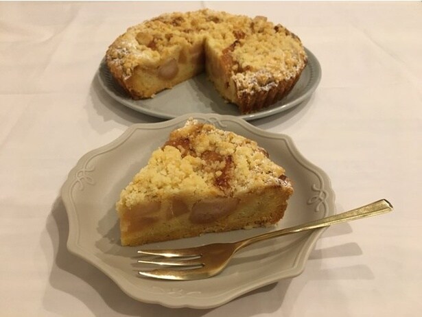 りんごのクランブルタルト▶︎中もりんごが…（⇒次へ）