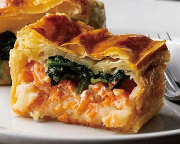 サーモンとほうれん草のさくさくパイ包み