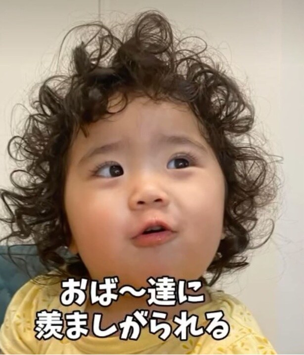 くるんくるんの天パが驚くほど落ち着きふんわりカールに!(次へ⇒)