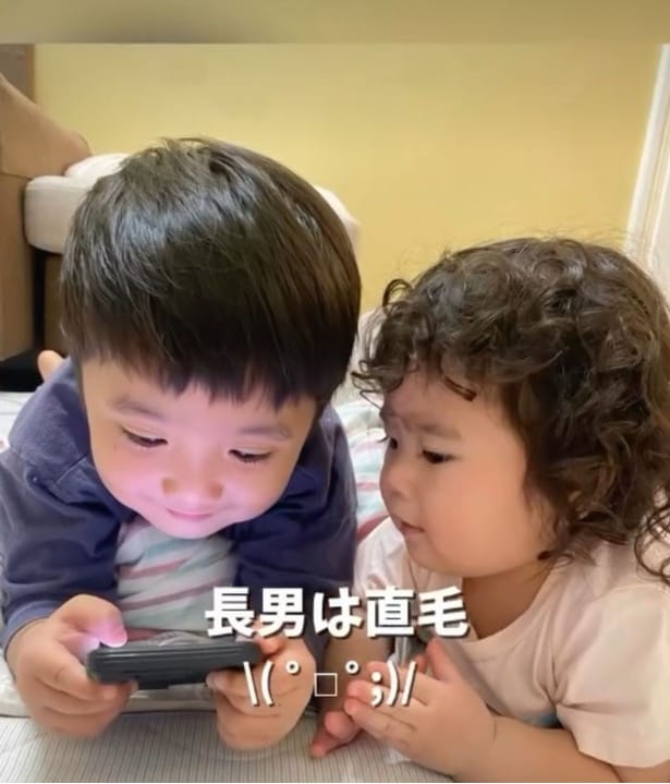 兄妹でまったく違う紙質→パーマをかけたと間違われる(次へ⇒)