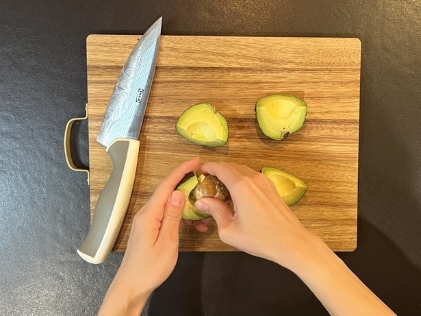 縦向きとは異なり、手でも簡単に種が取れる!