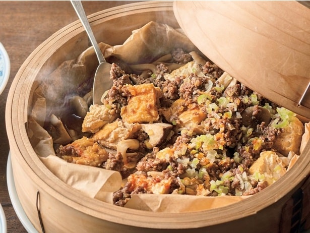 麻婆豆腐をせいろで？！炒めないのにコク深い「厚揚げときのこの蒸し麻婆」