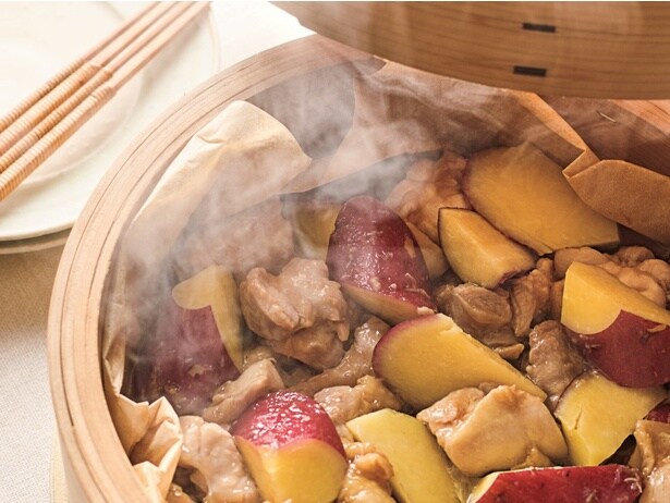 とり肉とさつまいものしょうがじょうゆ蒸し