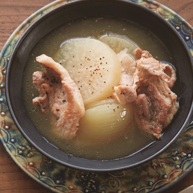 豚肉のうまみがしみ出たスープを大根がキャッチ「大根と豚バラのポトフ」