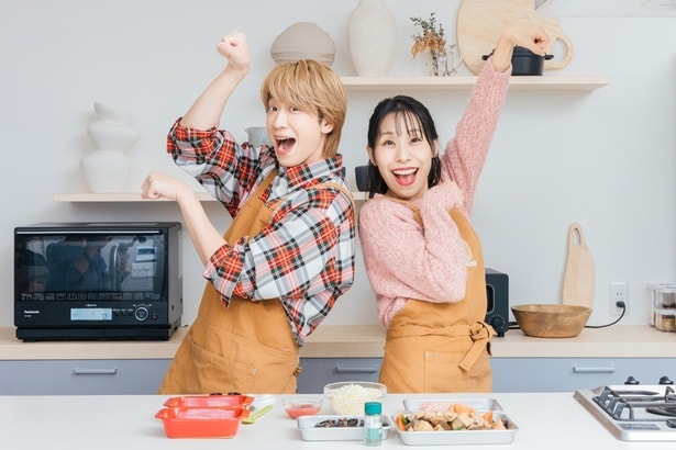 2026年は午年。2人の馬ポーズでスタートです!