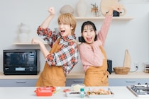 今年芸能生活25周年のNEWS小山慶一郎、姉・みきママと語る今後の夢「いつかファミリーミーティングを」