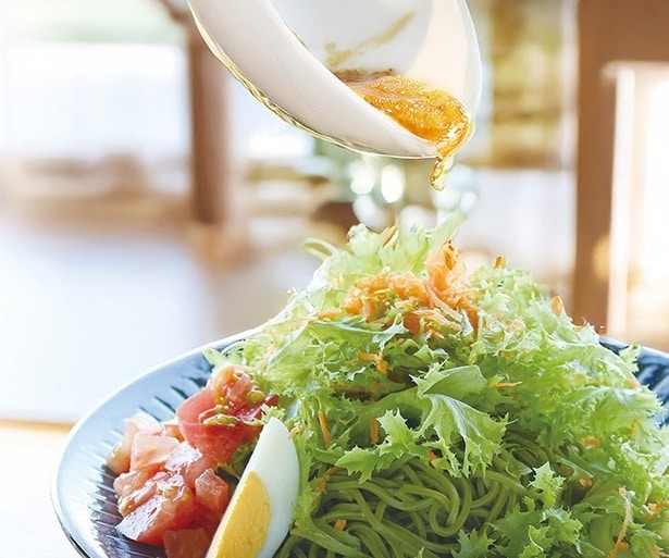 かけるだけで野菜もお肉もごちそうに。玉露入りの本格だしドレッシングが登場！