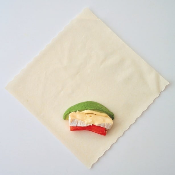 アボかまのカマンベール春巻き