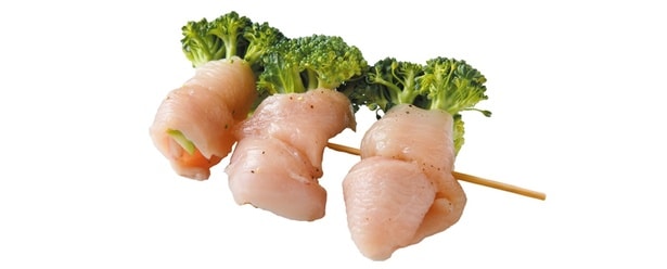 ブロッコリーは茎が長くなるように切るのがポイント