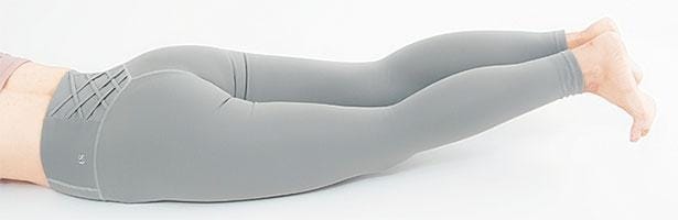 【OK!】かかと同士はつけるように