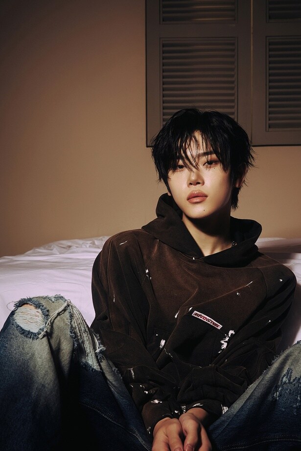 クールなビジュアルとやさしい歌声のギャップが魅力的な「CLOSE YOUR EYES」チャン・ヨジュンさん。甘党な面も