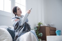 「暖房をつけても寒い」のには理由があった！設定温度を上げずに部屋をポカポカにする“窓と床”の断熱テク