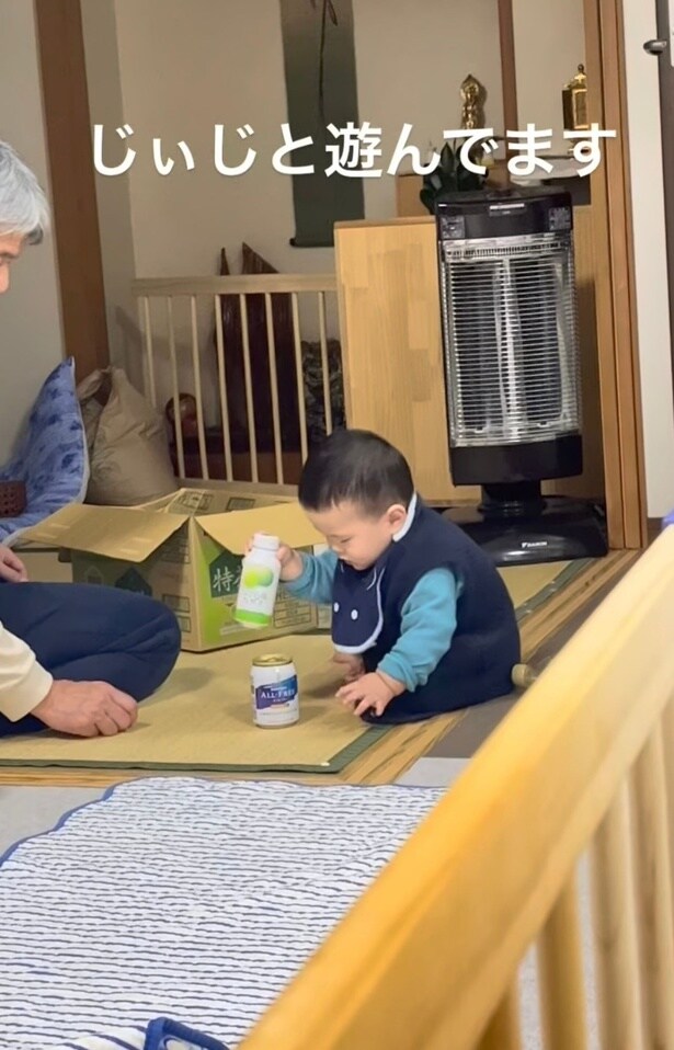 缶を慎重に近づける…▶なにがしたいのかな？（⇒次へ）