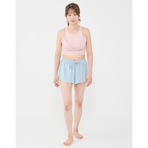 猫背で前のめり