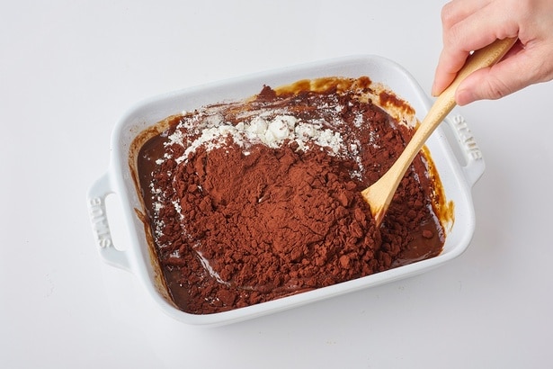 粉っぽさがなくなるまで混ぜる