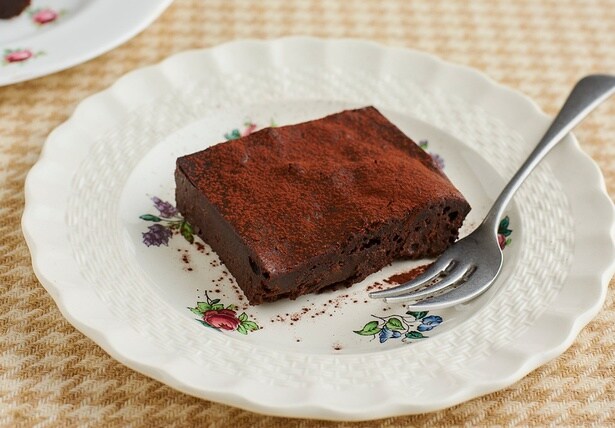 ちょっとビターな大人味。まるで生チョコ、濃厚食感の「焼きショコラ」