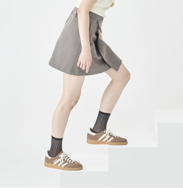 前のめりで、つま先だけで上ると前もも（大腿四頭筋）が張ってしまうのでNG