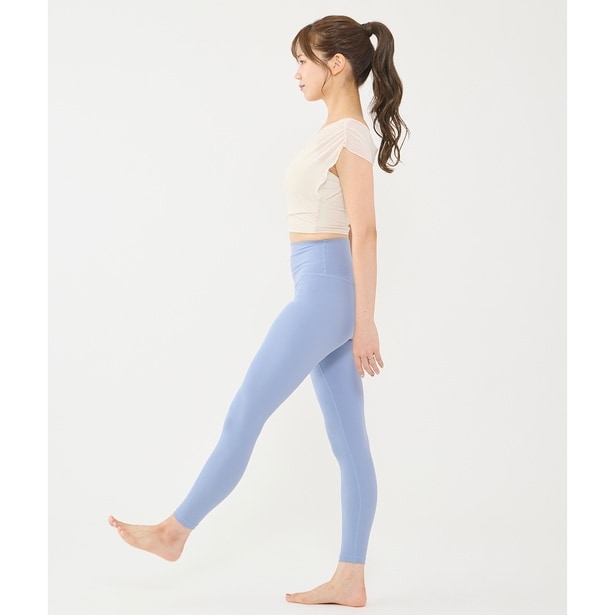 膝を伸ばして歩幅を広げる