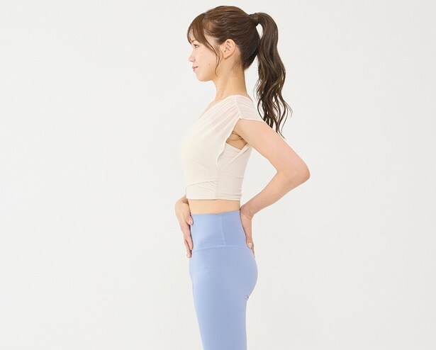 靴のかかとだけすり減ってない？ おへそを意識するお腹ぽっこりさんの歩き方