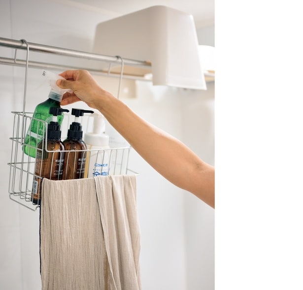 風呂いすや入浴グッズはバーに掛ける