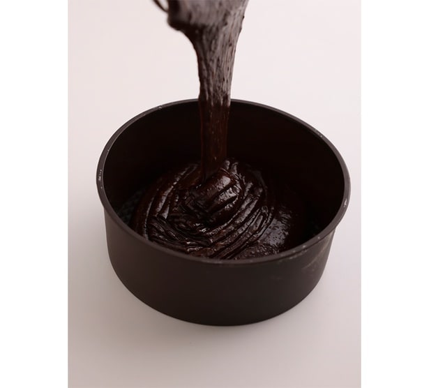 生地の空気を抜く