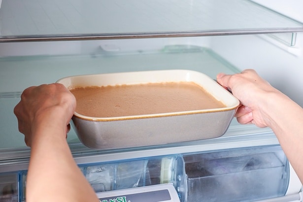 粗熱がとれたら冷蔵庫で2時間程度冷やし固める