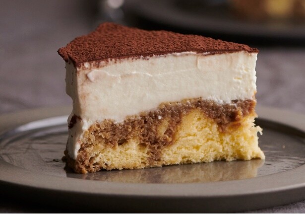 バレンタインにも！しっとりリッチな味わいの本格「ティラミスケーキ」