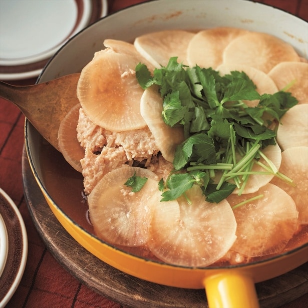 やさしい甘辛味のほっとする味わい「えのきつくねの大根はさみ蒸し煮」