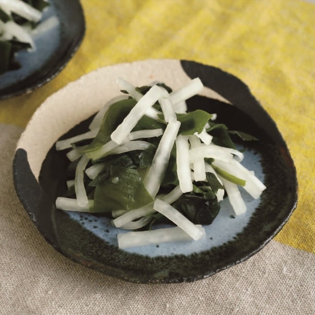 大根がみずみずしいから箸休めにぴったり「大根とわかめのナムル」