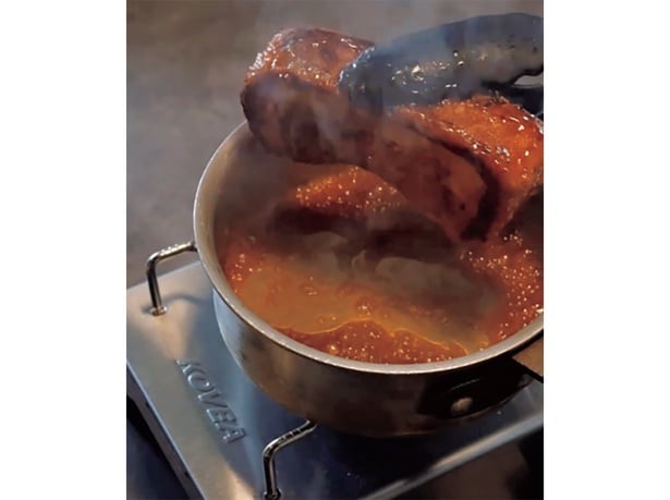 キャラメリゼすることで表面がカリカリに