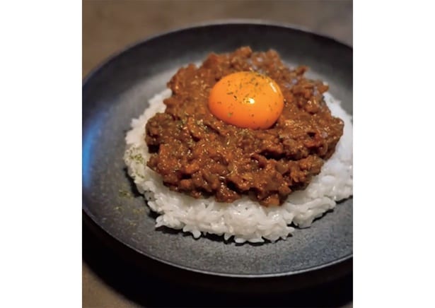 黄身をトッピングして完成